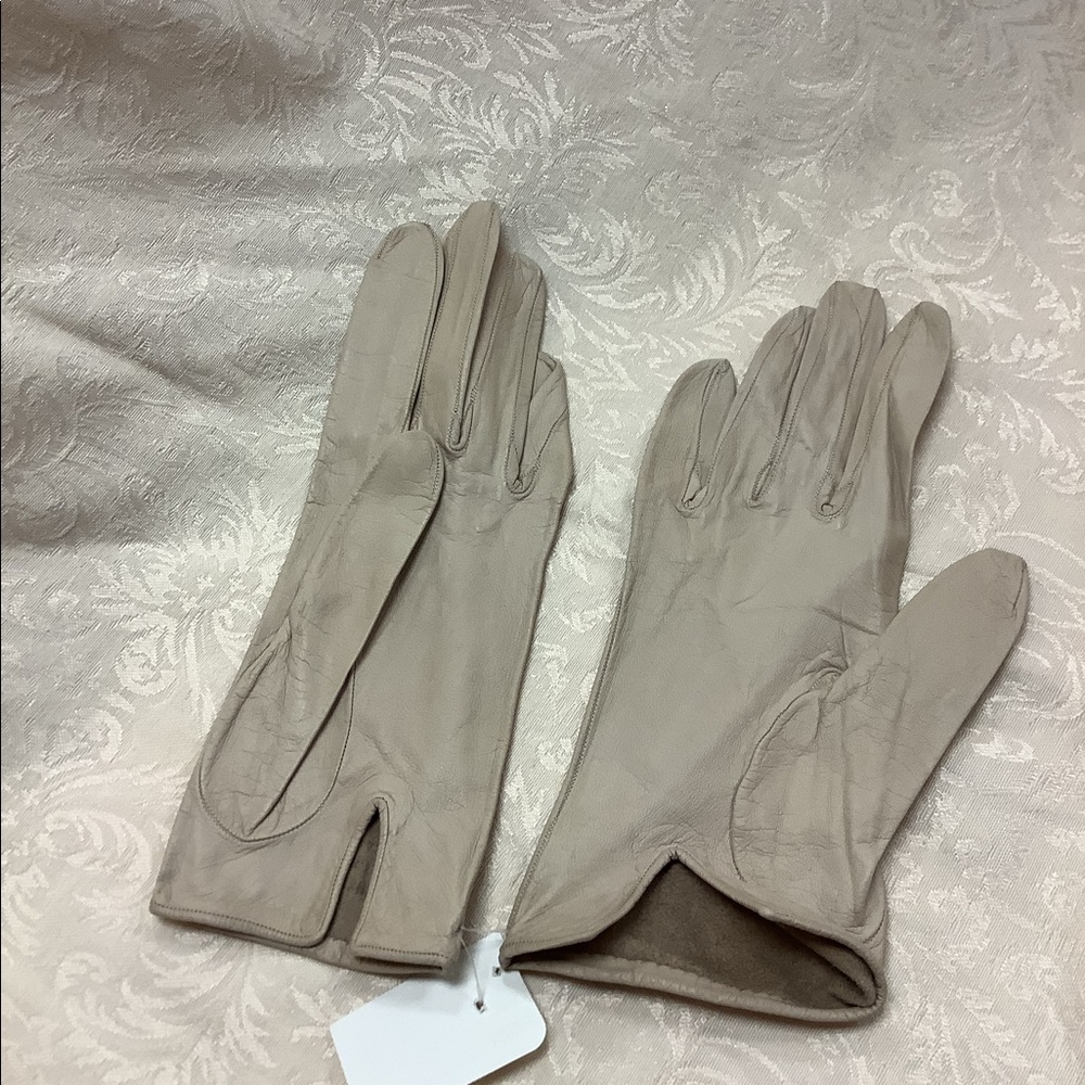 Vintage Cream Leather Gloves Gem